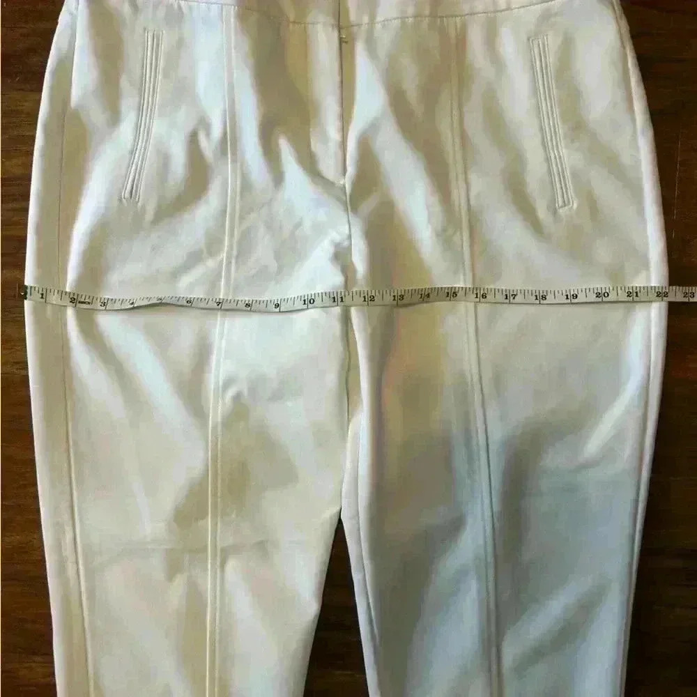 White Cream Capri Pants Stretch Women’s Size Medium CHICO’S - Picture 7 of 10